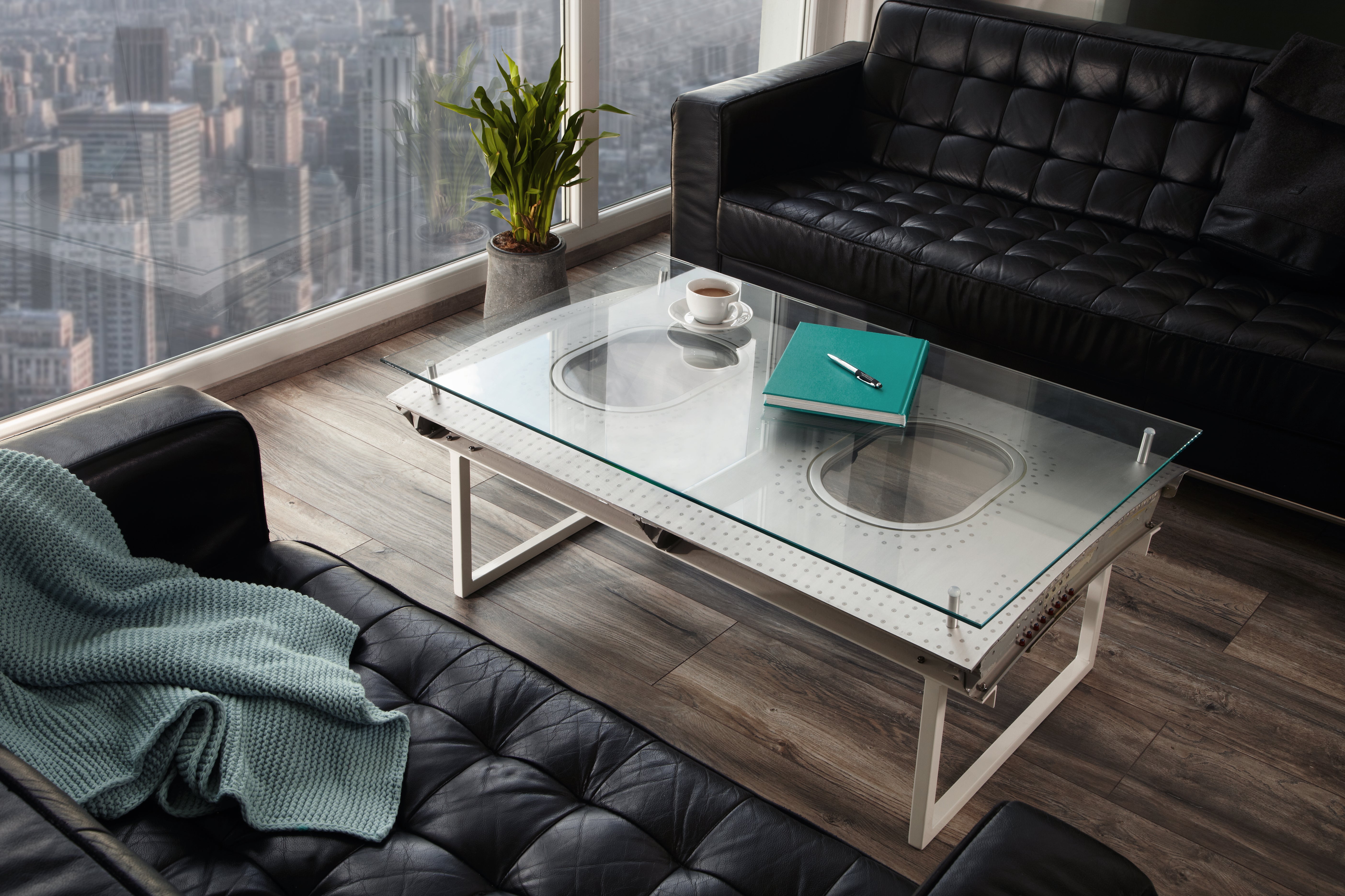 Coffee table Lindbergh silver matte brushed 2 windows