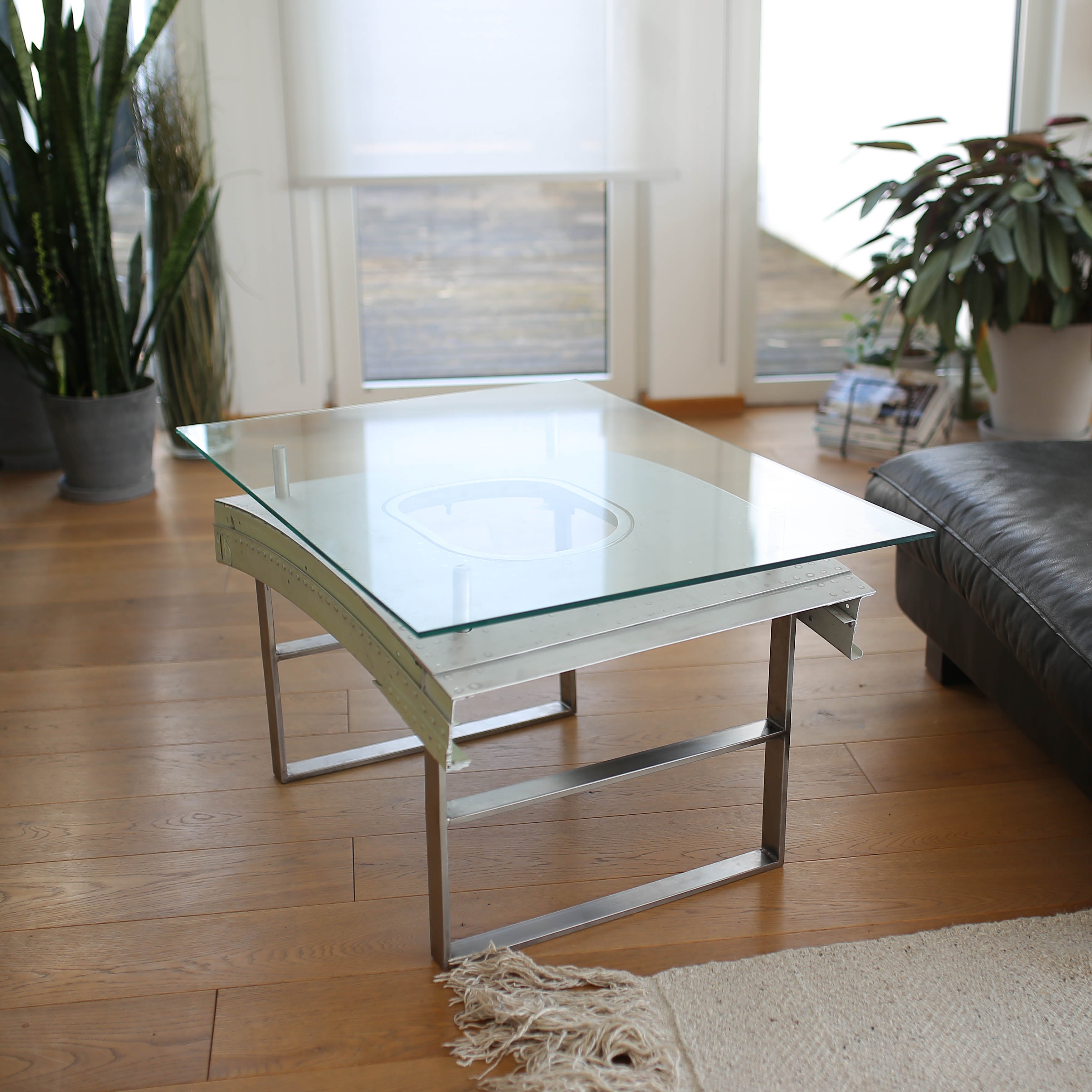 Coffee table Lindbergh silver matte brushed 1 window
