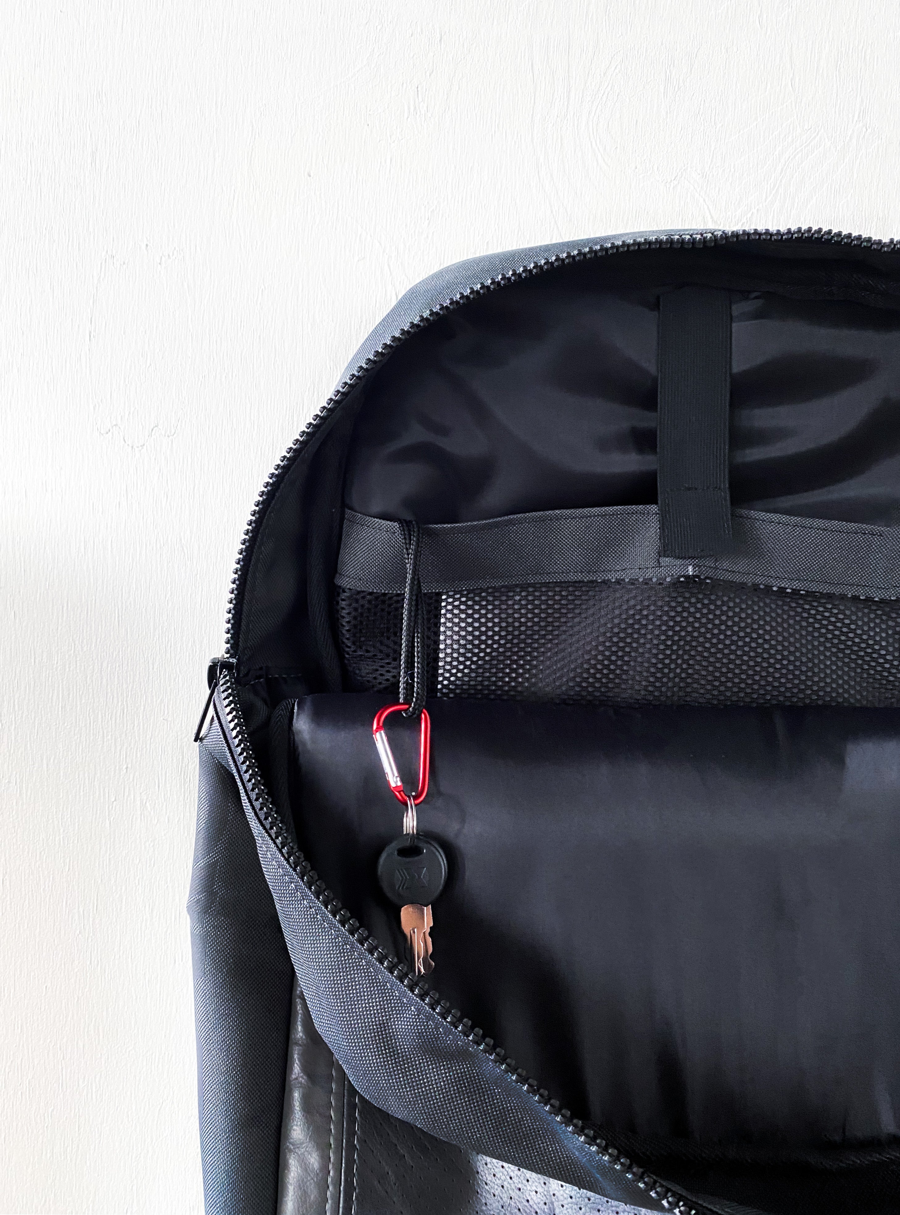 RECARO Tech & Travel Messenger Backpack