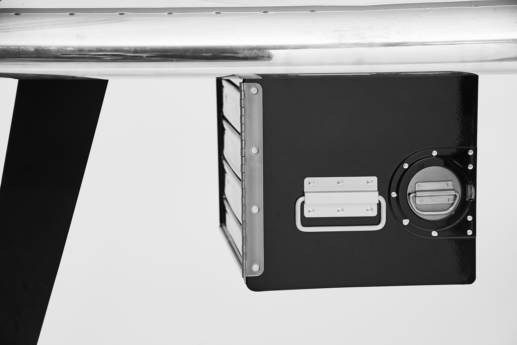 T_B06_k Schreibtisch - Phenom Leading Edge