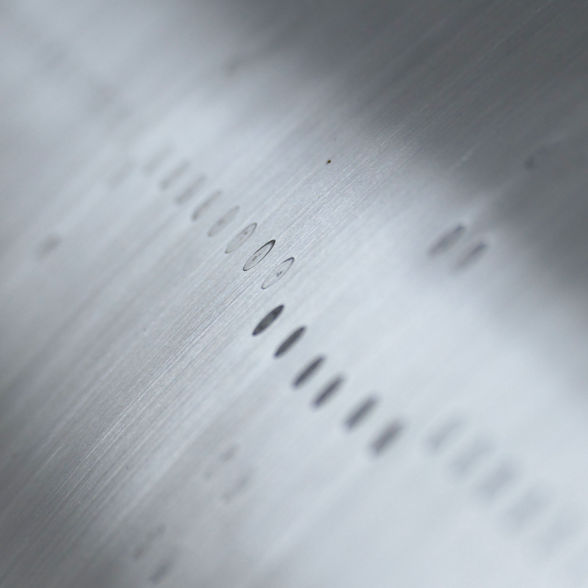 Closeup_Buerstung Theke "Wing" - Slat