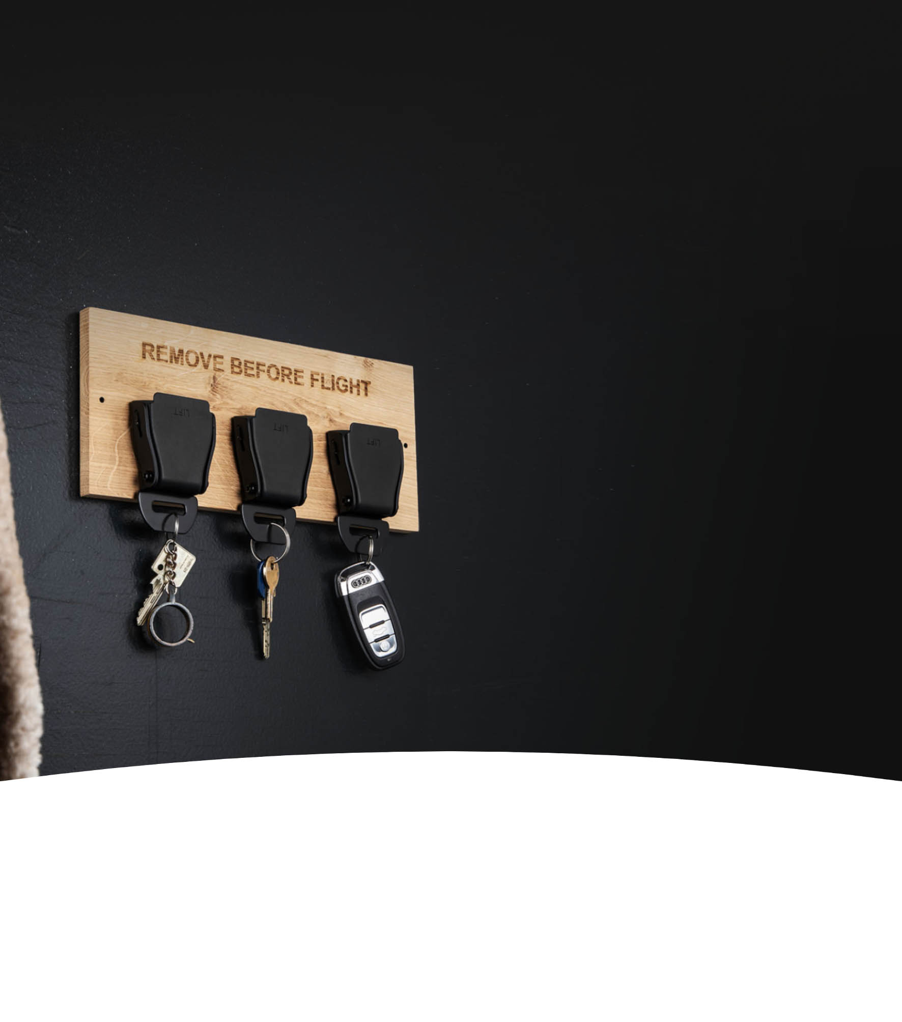 LP_Buckle_Black-MOBIL5
