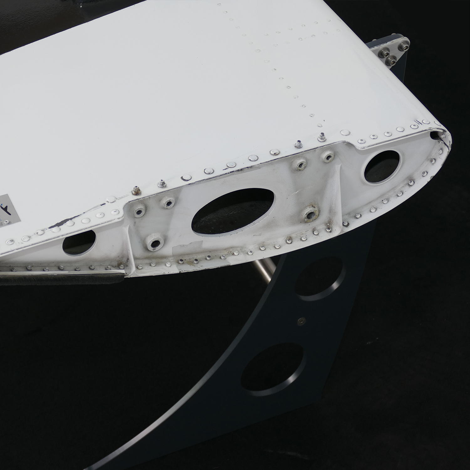 Detail3 Schreibtisch - IB Flap ATR 42/72