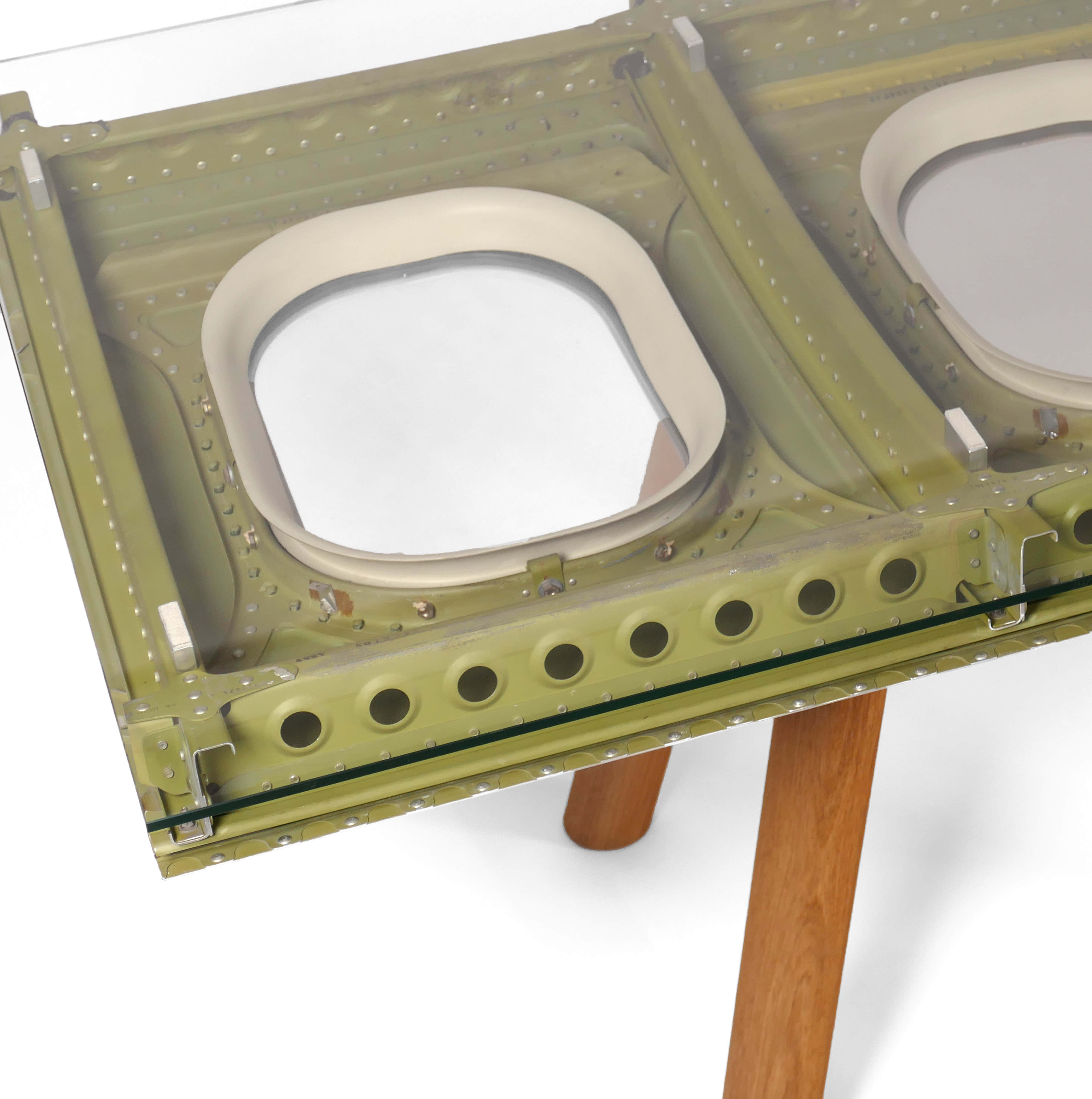 Inverted-Close-c Schreibtisch/Esstisch "Inverted" - Bordwand Fenster - Eiche