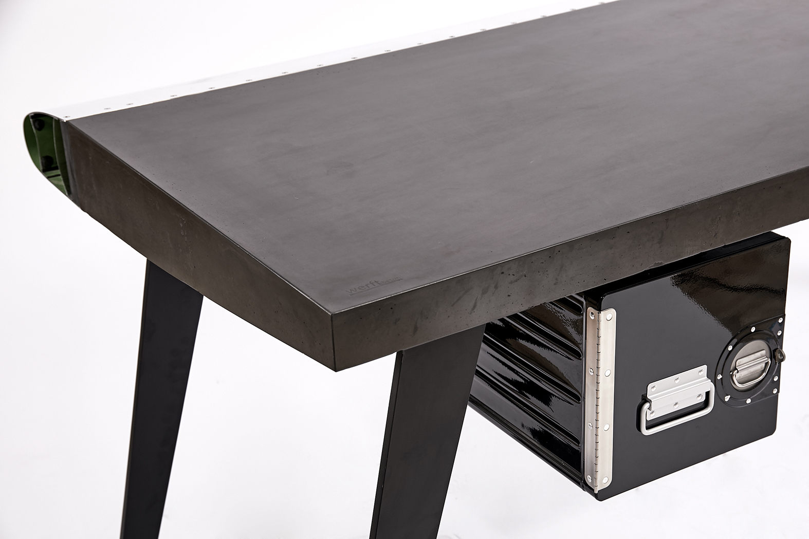 T_B05_k Schreibtisch - Phenom Leading Edge