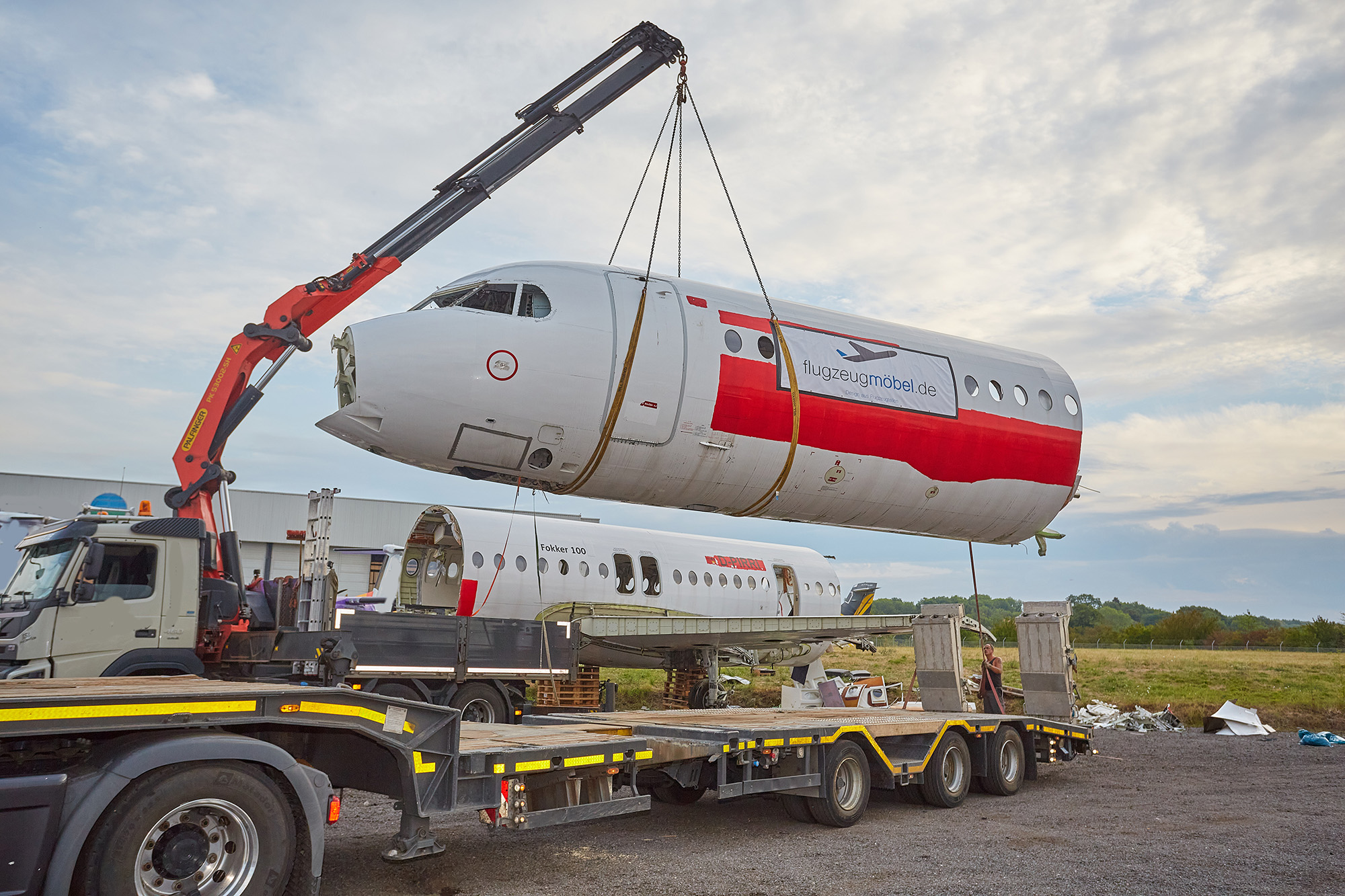 2er Wandbar "Rühmann" - Fokker 100 (D-AOLH) - Originallack